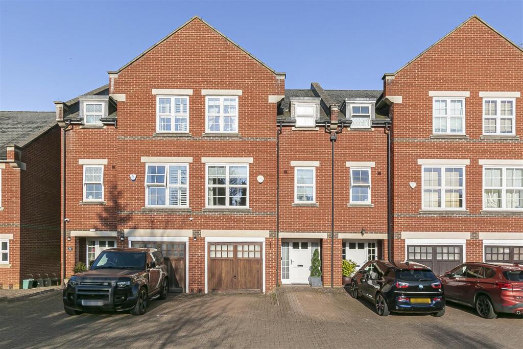 Property image for Beningfield Drive, London Colney, St. Albans