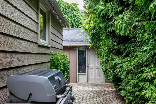 Additional image 37 of 2079 Maria St