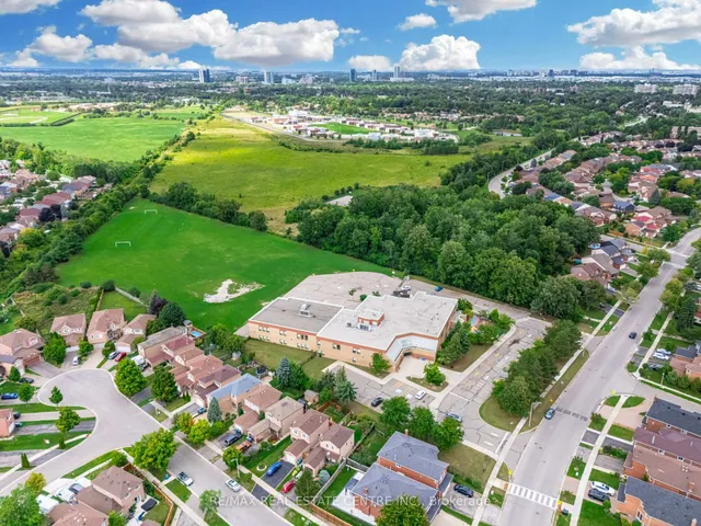 Additional image 50 of 20 Woodbury Crt