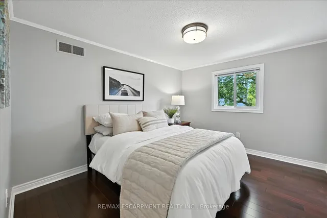 Additional image 21 of 10 Yorkview Pl