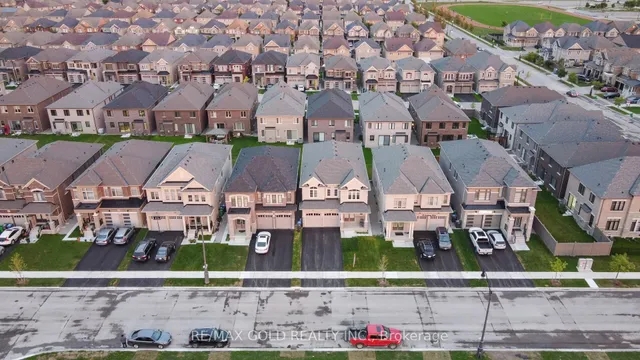 Additional image 38 of 35 Academy Dr