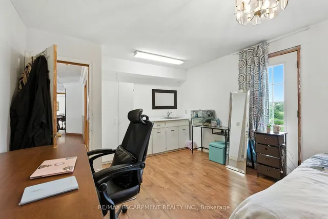 Additional image 28 of 5 Mazza Ave