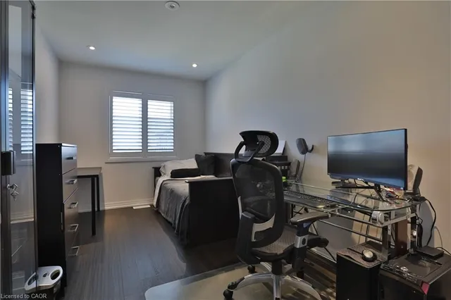 Additional image 26 of 94 Soho St