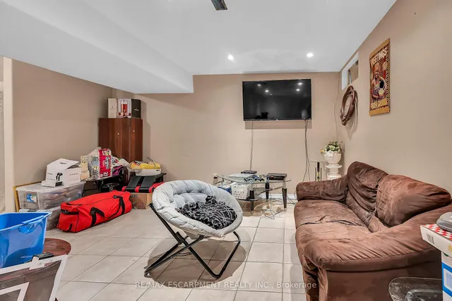 Additional image 19 of 25 Redbury St Unit 18