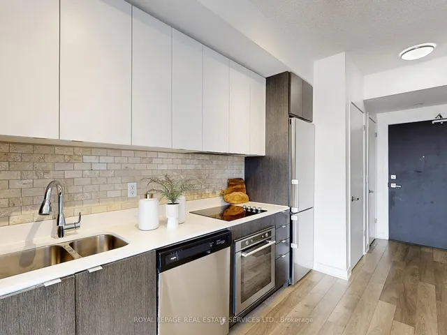 Additional image 10 of 5230 Dundas St Unit 625A