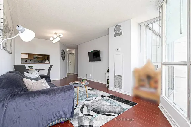 Additional image 15 of 2550 Lawrence Ave Unit #1111
