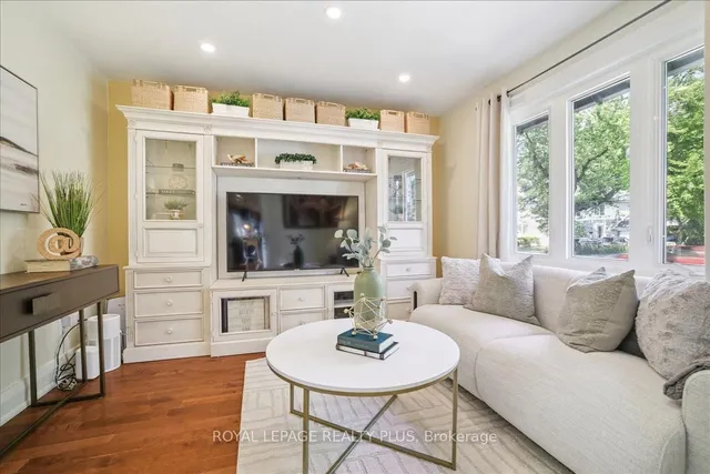 Additional image 4 of 1048 Royal York Rd