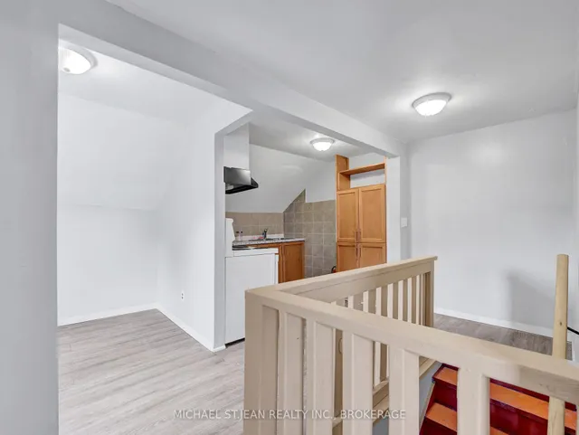 Additional image 26 of 110 Emerald St