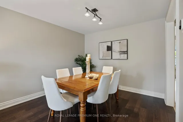 Additional image 11 of 8 Buttercup Crt