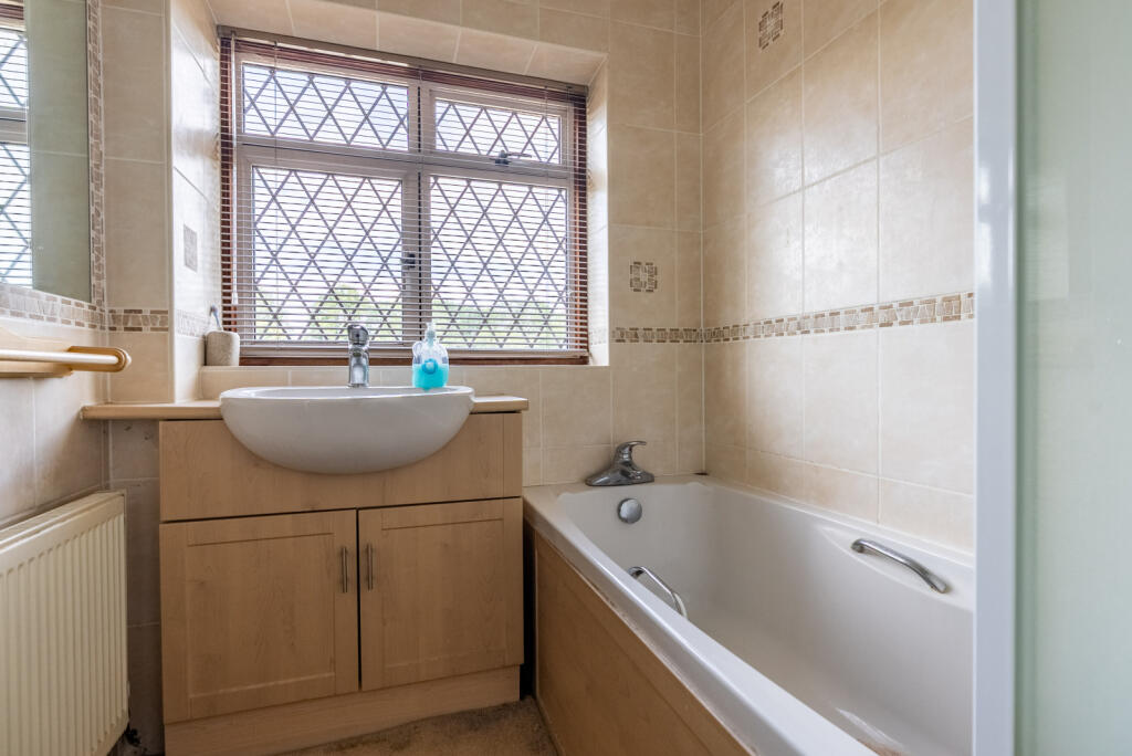 Additional image 13 of Orchard Drive, Park Street, St. Albans, Hertfordshire, AL2