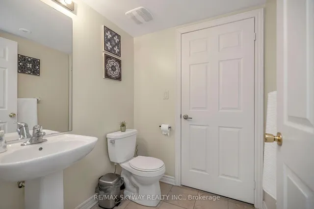 Additional image 25 of 200 Veterans Dr Unit 10