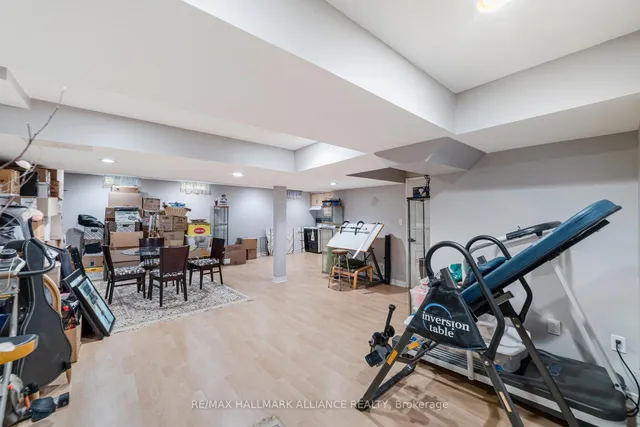 Additional image 33 of 365 Turnberry Cres