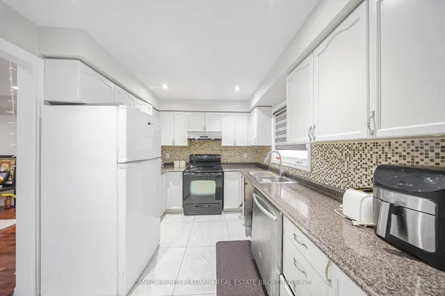 Additional image 20 of 71 Ravenswood Dr