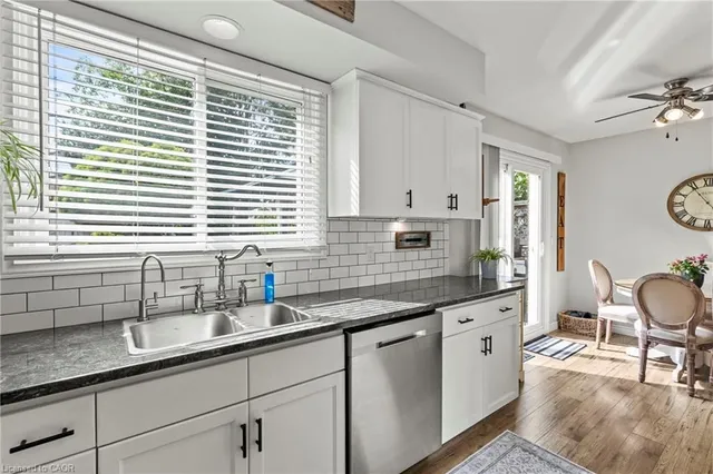 Additional image 13 of 992 Garth St