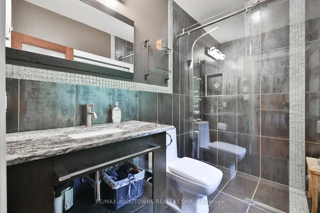 Additional image 48 of 24 School St