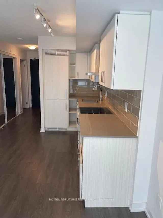 Additional image 5 of 125 Redpath Ave Unit 510