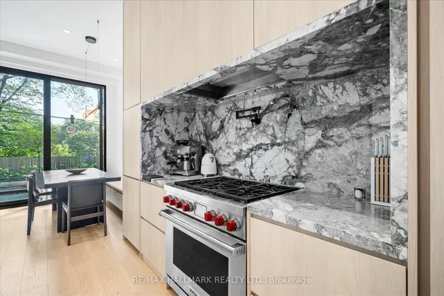 Additional image 7 of 31 Redwood Ave