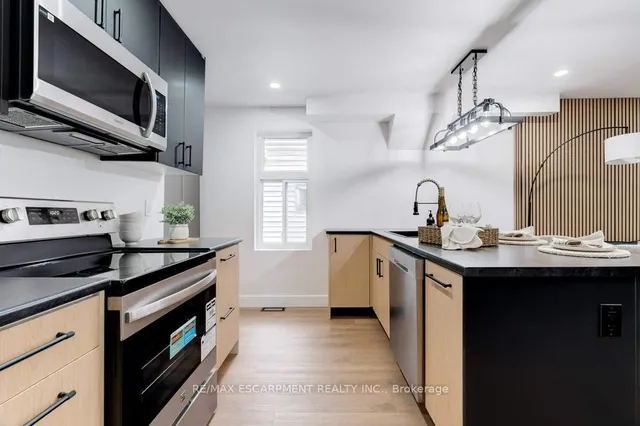 Additional image 20 of 8 Whitfield Ave