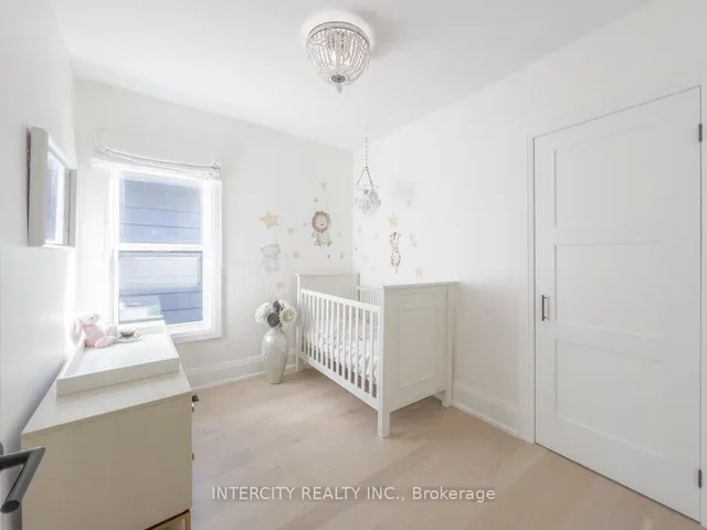 Additional image 18 of 92 Dagmar Ave