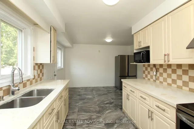 Additional image 10 of 46 Laskay Cres