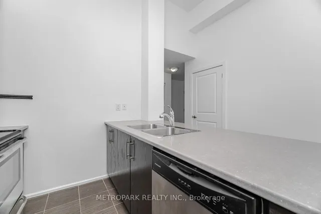 Additional image 10 of 85 Robinson St Unit 102