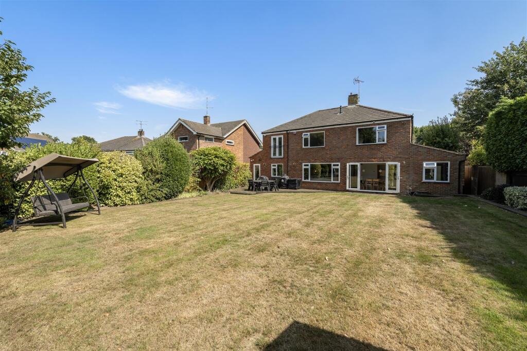 Additional image 11 of Tuffnells Way, Harpenden