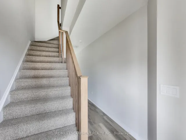 Additional image 2 of 19 PICARDY Dr Unit 23