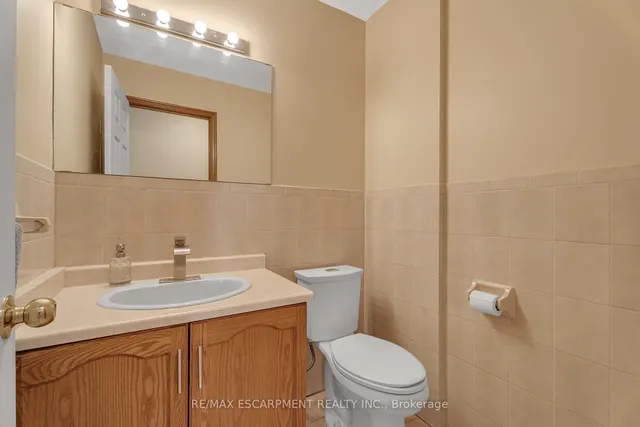 Additional image 17 of 2 Vinehill Dr