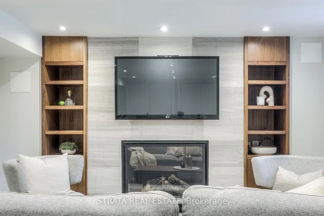 Additional image 34 of 33 Shadwick Dr