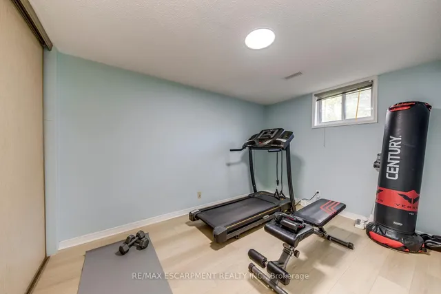 Additional image 39 of 2309 Malcolm Cres