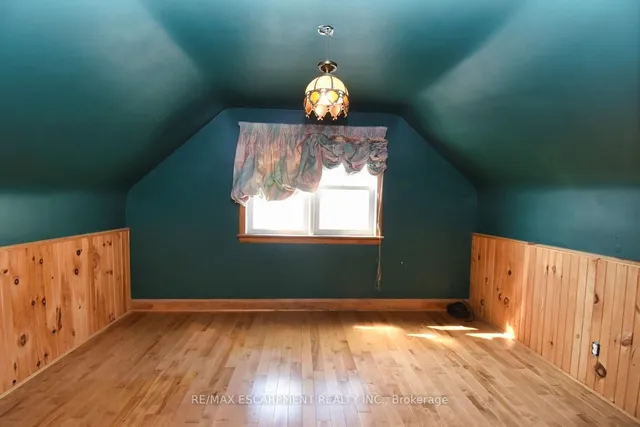 Additional image 24 of 394 Upper Ottawa St