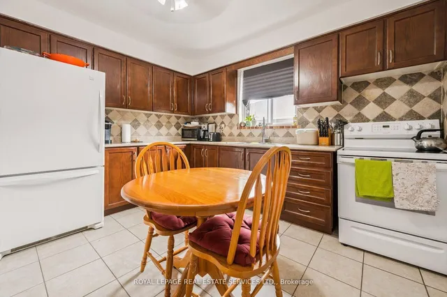 Additional image 13 of 19 Dover Dr