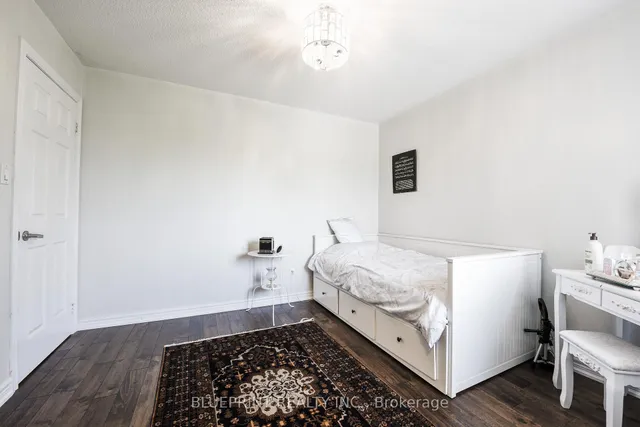 Additional image 27 of 812 Knotty Pine Grve