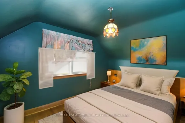 Additional image 25 of 394 Upper Ottawa St