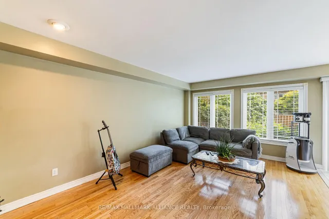 Additional image 17 of 365 Turnberry Cres