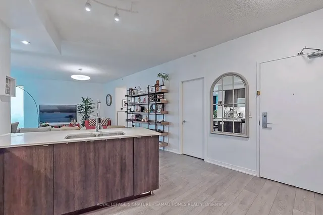 Additional image 9 of 150 East Liberty St Unit 2813