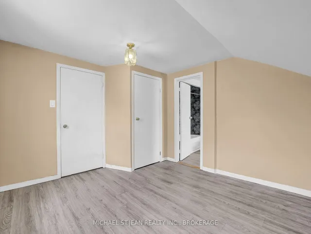 Additional image 33 of 110 Emerald St