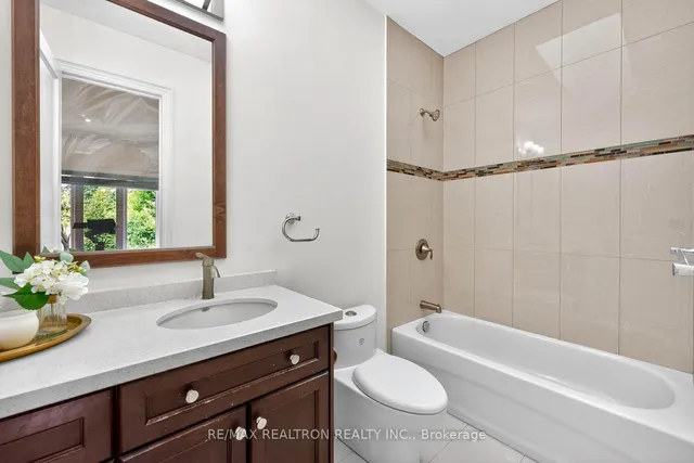 Additional image 33 of 63 Reidmount Ave