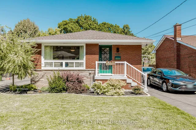 28 AINSLIE Ave