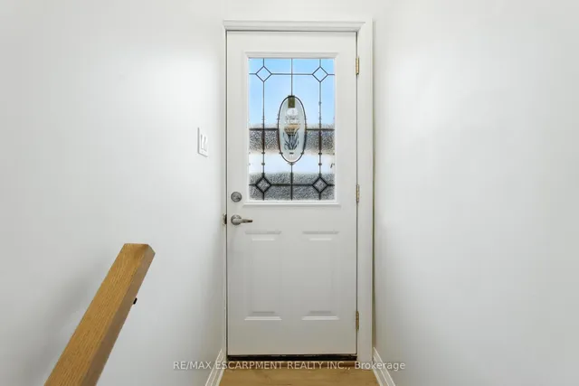 Additional image 26 of 929 UPPER OTTAWA St