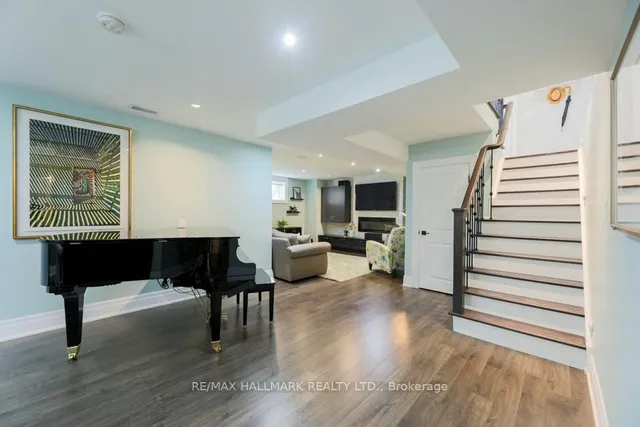 Additional image 31 of 44 Scarboro Cres