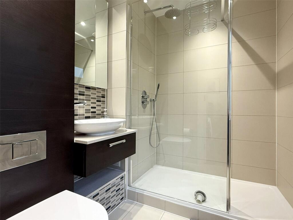 Additional image 11 of Georges Wood Road, Brookmans Park, AL9