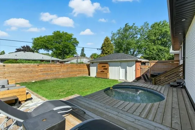 Additional image 44 of 30 Cloke Crt