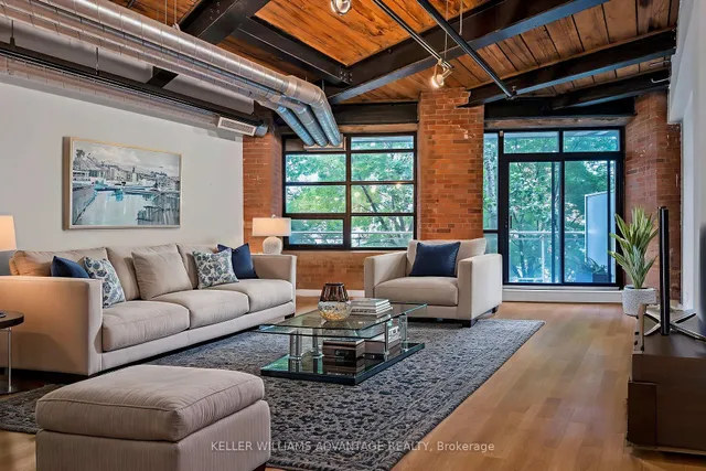 43 Hanna Ave Unit 207