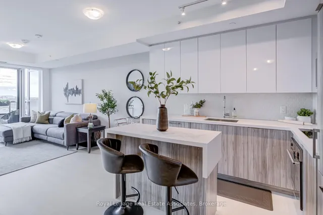 Additional image 4 of 2481 Taunton Rd Unit 607