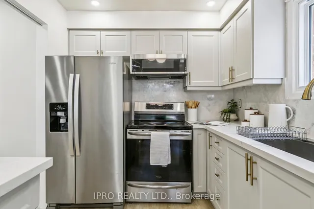 Additional image 6 of 3455 Caplan Cres Unit 3