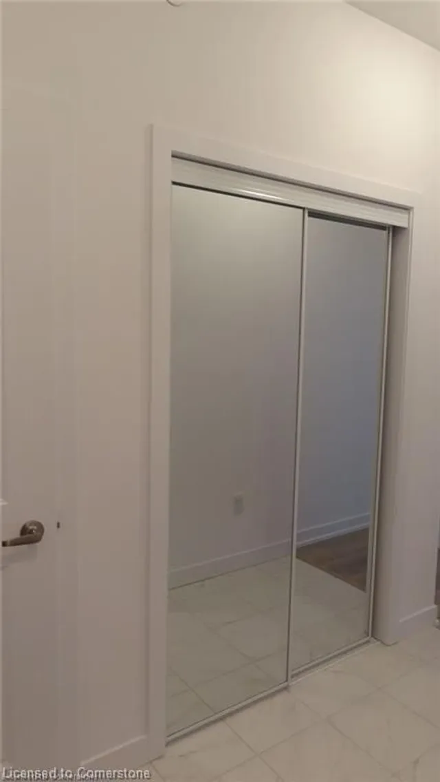 Additional image 3 of 450 Dundas St Unit 1005