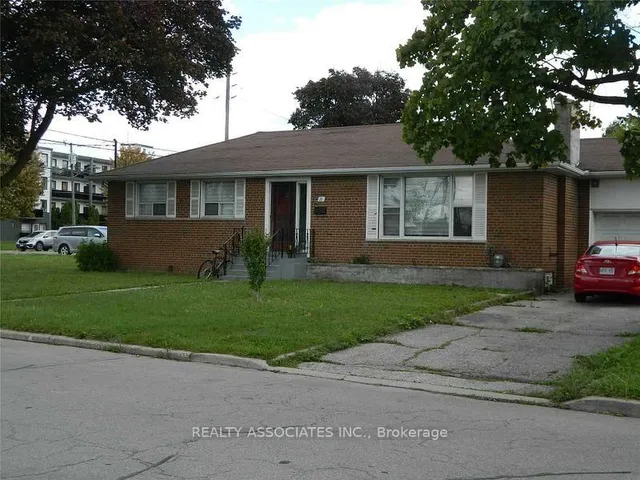 11 Muirkirk Rd