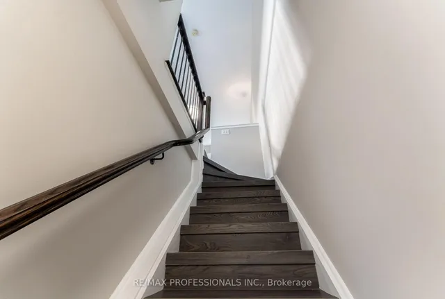 Additional image 26 of 1812 Burnhamthorpe Rd Unit 1