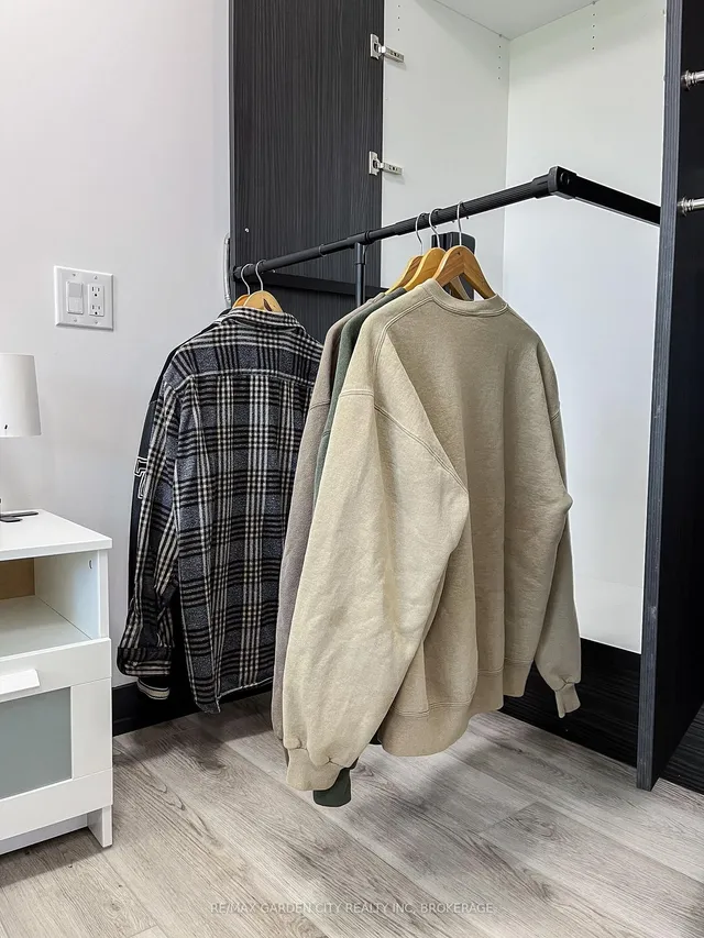 Additional image 28 of 23 Warren Ave